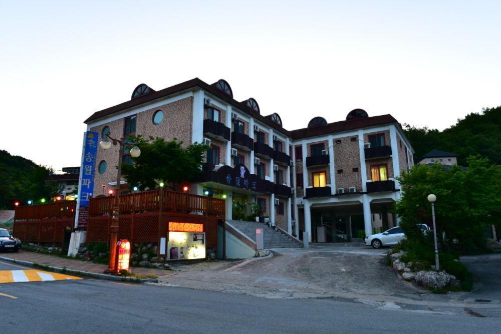 Motel Songwol Park Sokcho Esterno foto